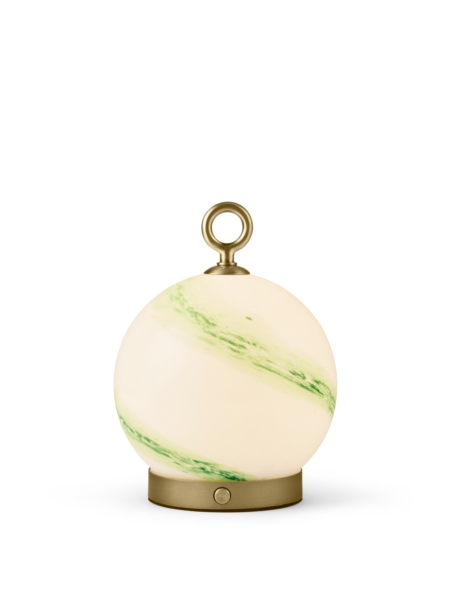 Stockholm 20cm Groente Draagbare Van Halo Design - Het apparaat heeft een IP44-classificatie en kan zowel binnen als buiten worden gebruikt (maar moet wel binnen worden opgeborgen en opgeladen).