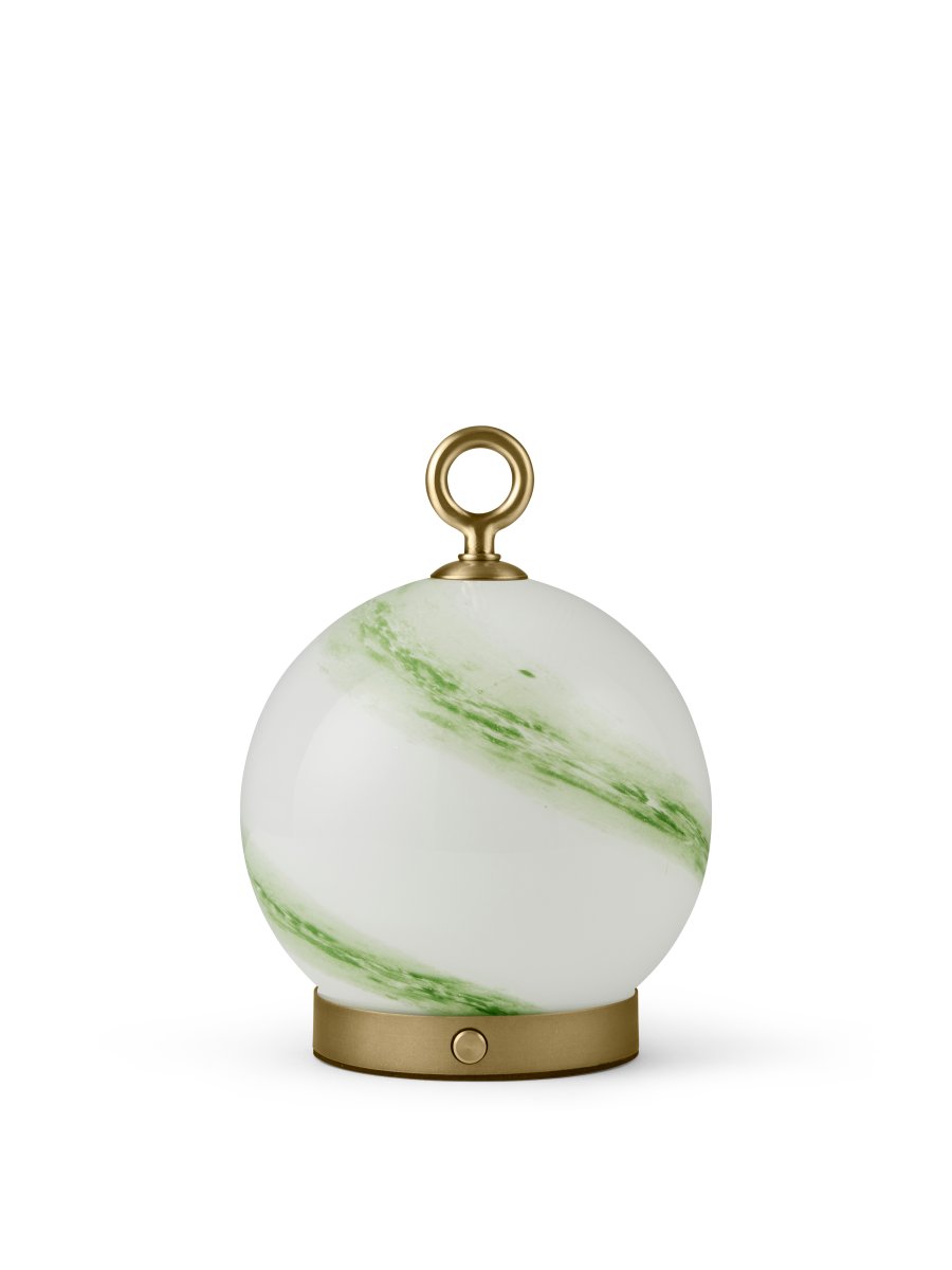 Stockholm 20cm Groente Draagbare Van Halo Design - Het apparaat heeft een IP44-classificatie en kan zowel binnen als buiten worden gebruikt (maar moet wel binnen worden opgeborgen en opgeladen).