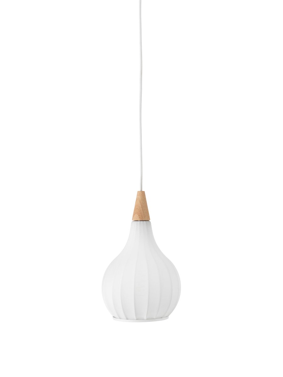 Drops Ø17 Wit hanglamp Van Halo Design - Het is aan te raden om er meerdere op een rij of in een groep boven de eettafel te plaatsen.