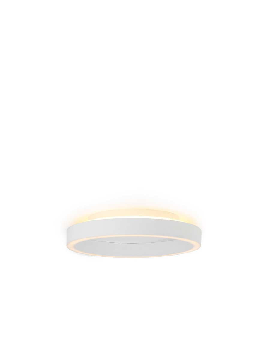 Backlight String Ø30 Wit plafondlamp Van Halo Design - Het witte metalen frame met een hoge p&aring; Met een diameter van ongeveer 6 cm valt hij gemakkelijk op in de omgeving.