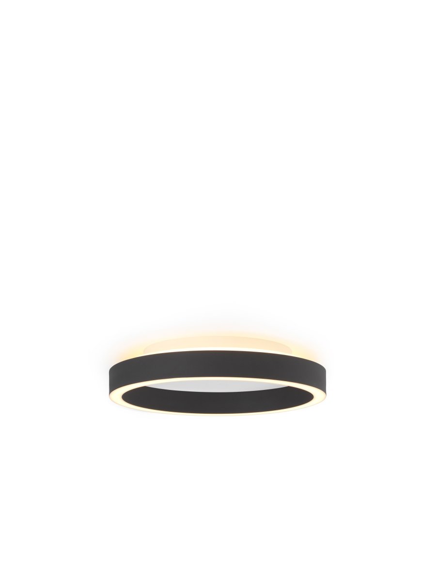 Backlight String Ø30 Zwart plafondlamp Van Halo Design - De geïntegreerde verlichting bestaat uit een LED-strip die onderaan het frame zit en bovenaan een mooi licht tot aan het plafond verspreidt.