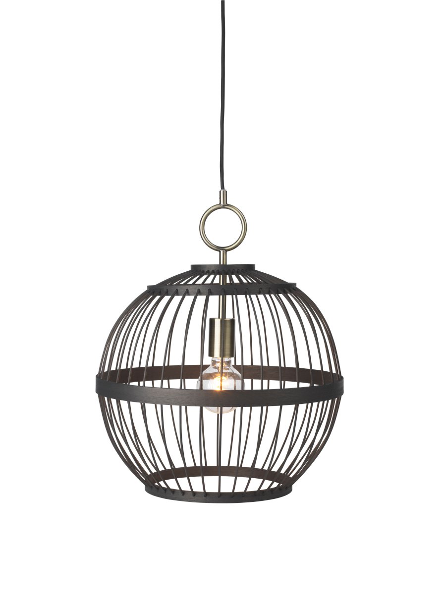  Stockholm Nordic Ø40 Zwart hanglamp Van Halo Design - De open constructie creëert een interessant lichtspel in de kamer, terwijl de subtiele messing details een verfijnde toets toevoegen.