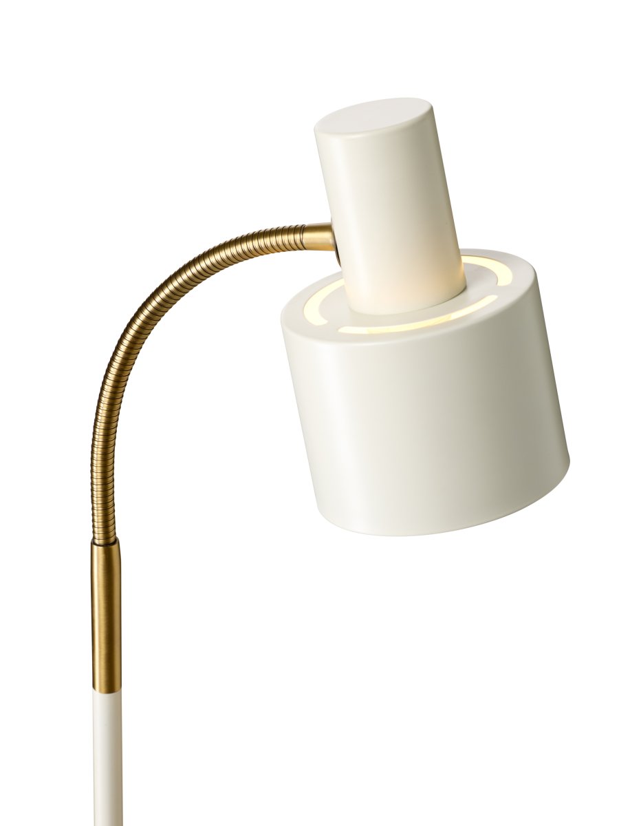 Vogue Wit vloerlamp Van Halo Design - Vogue is een stijlvolle vloerlamp van wit metaal met elegante details in een antieke messing afwerking, wat zorgt voor een mooie retro-uitstraling.