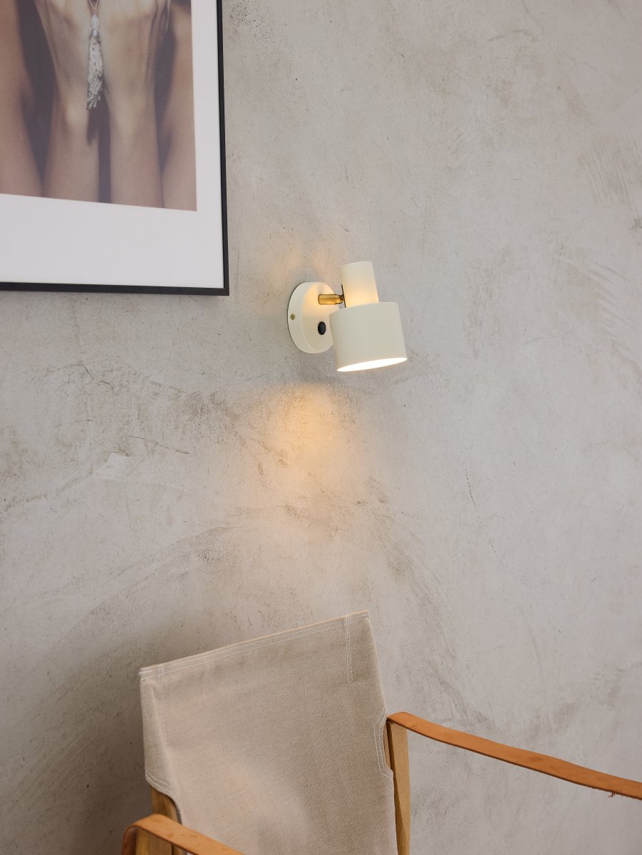 Vogue Room leeslamp Van Halo Design - Vogue is de stijlvolle keuze voor wie op zoek is naar een lamp die het interieur verfraait en tegelijkertijd een praktisch doel dient.