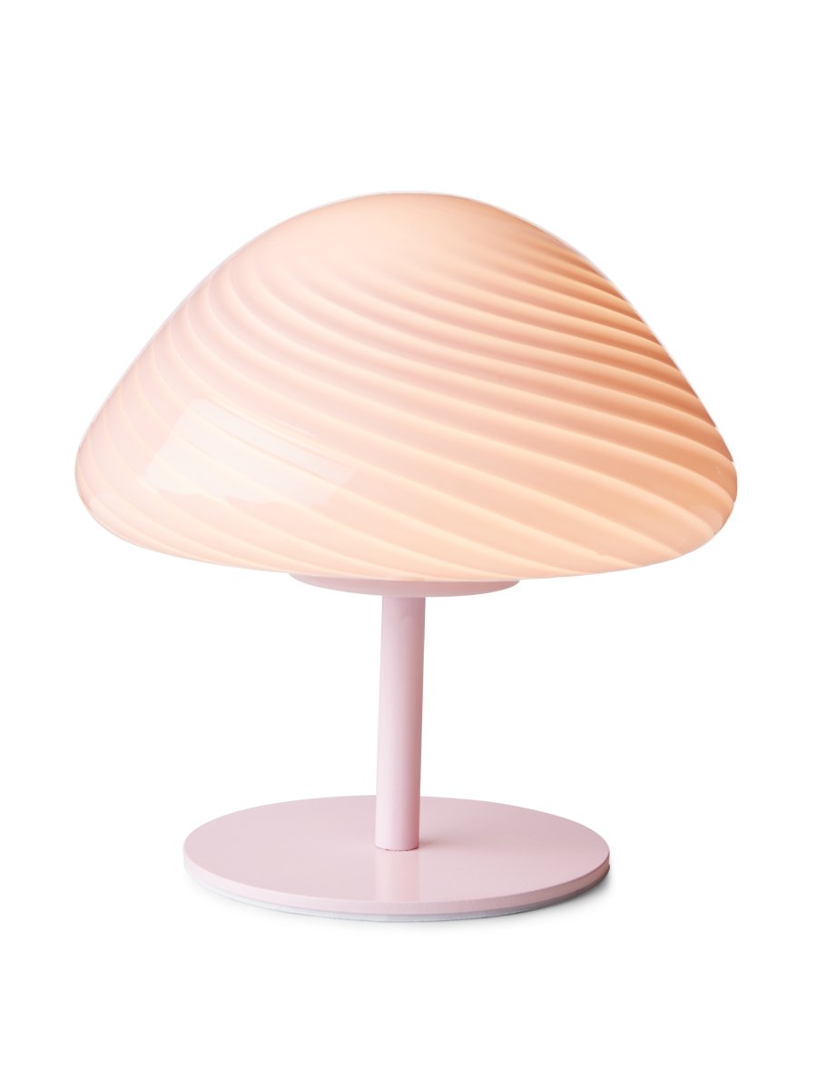Mini Mush 17cm Roze tafellamp Van Halo Design - De unieke, golfvormige lampenkap zorgt voor een zachte en aangename lichtverdeling, ideaal om in elke kamer een gezellige sfeer te creëren.