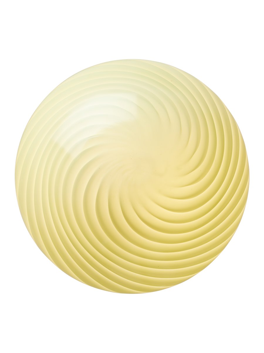 Mini Mush 17cm Olijf tafellamp Van Halo Design - De unieke, golfvormige lampenkap zorgt voor een zachte en aangename lichtverdeling, ideaal om in elke kamer een gezellige sfeer te creëren.