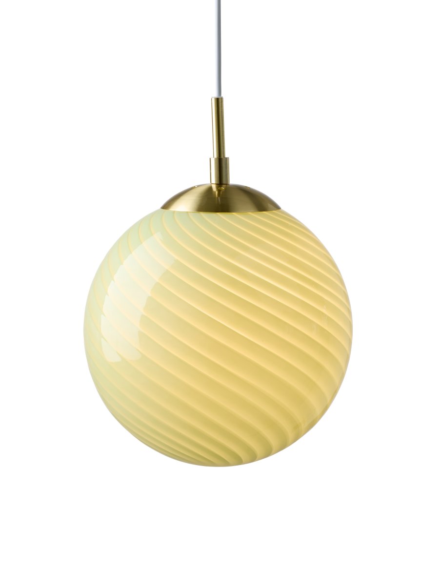  Candy Ball Ø25 Groente hanglamp Van Halo Design - De ronde kap is gemaakt van mondgeblazen groen glas met een decoratief, gedraaid patroon dat de lamp een unieke uitstraling geeft.
