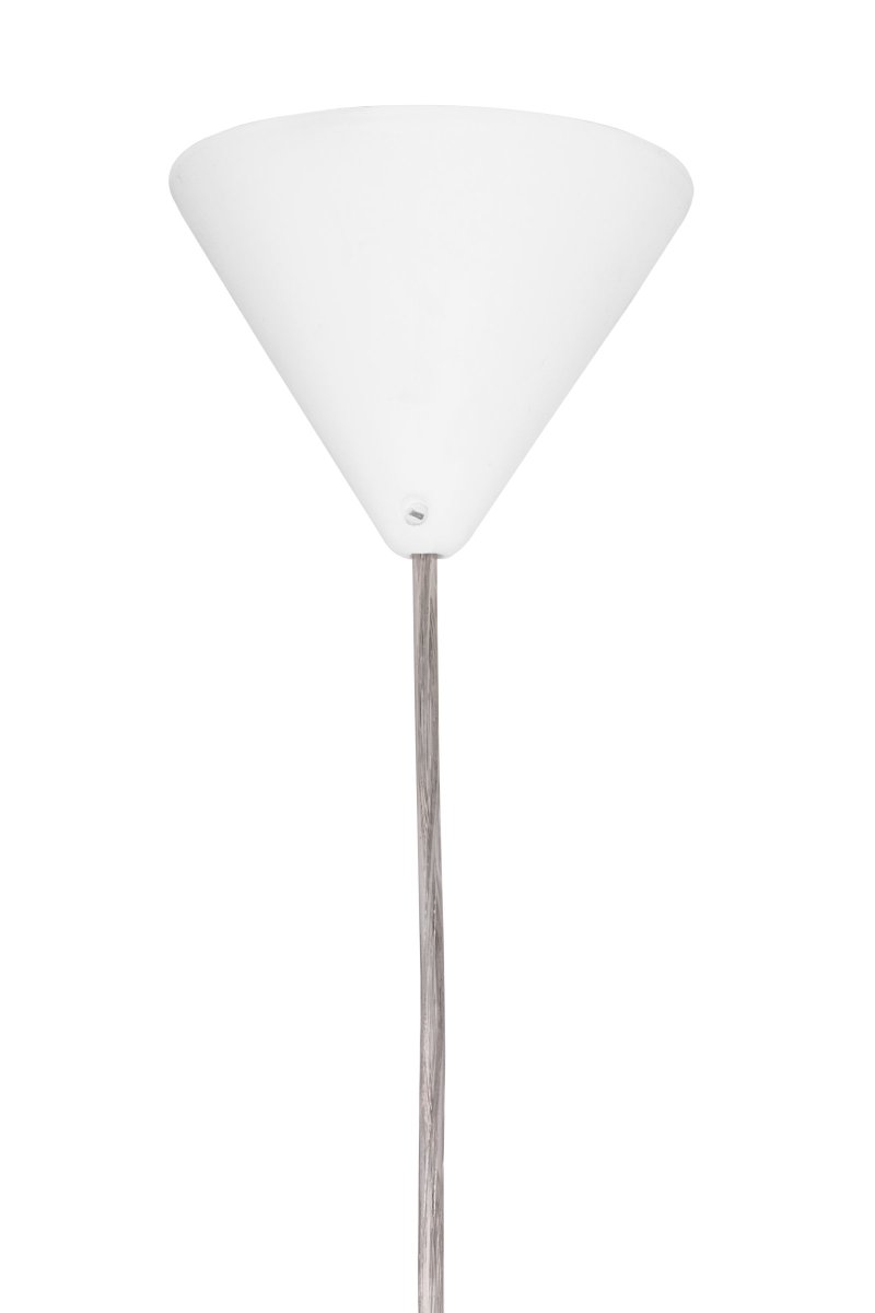 Matisse Ø60 Wit hanglamp Van Globen Lighting - De lamp heeft een geplooide witte textielen kap en is versierd met een bijpassende geplooide bovenkant van messingkleurig metaal.