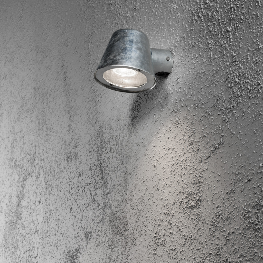 Trieste Gegalvaniseerd staal buitenlamp Van Konstsmide - Dankzij het ronde design en het directe licht is het ideaal voor het cre&euml;ren van een verfijnde sfeer bij entrees en looppaden.