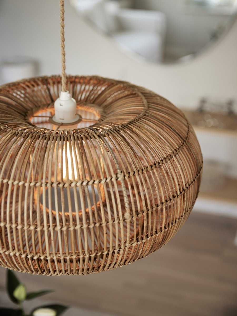 Zuri Ø50 Natuur hanglamp Van PR Home - Omdat het van natuurlijke materialen is gemaakt, kunnen er kleine afwijkingen in de maatvoering optreden en kan de kleur in de loop van de tijd veranderen.