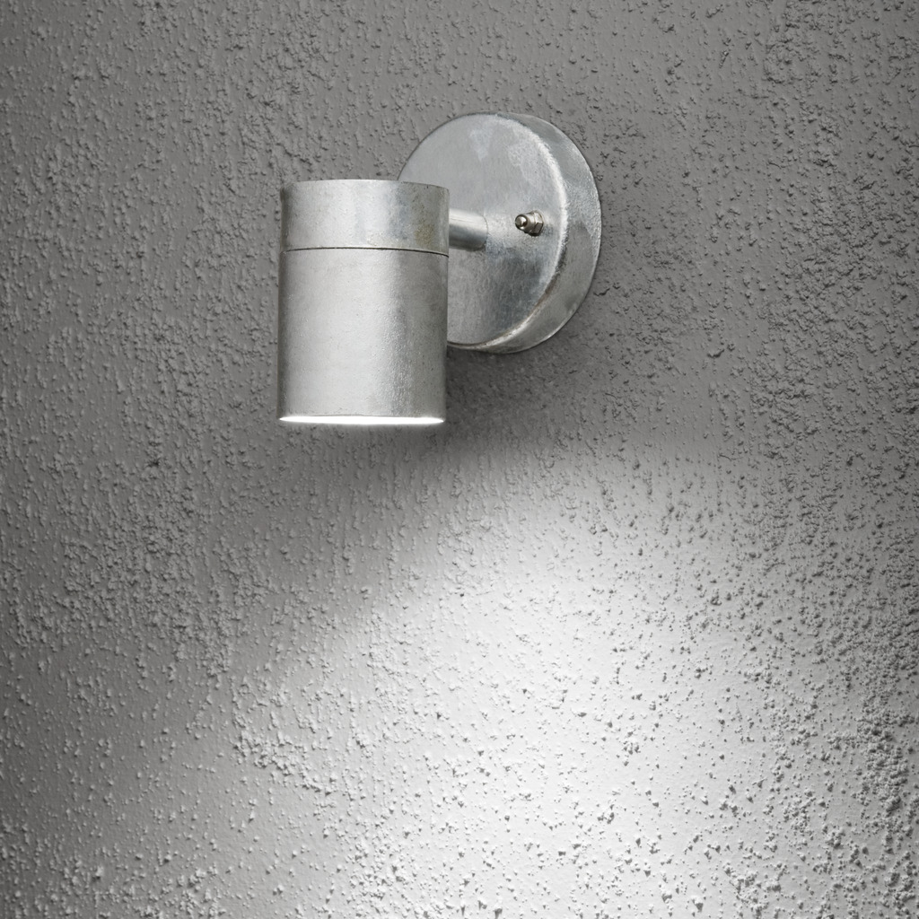 Modena Gegalvaniseerd staal buitenlamp Van Konstsmide - Dankzij het ronde design en het directe licht is het ideaal voor het cre&euml;ren van een verfijnde sfeer in entrees en looppaden.