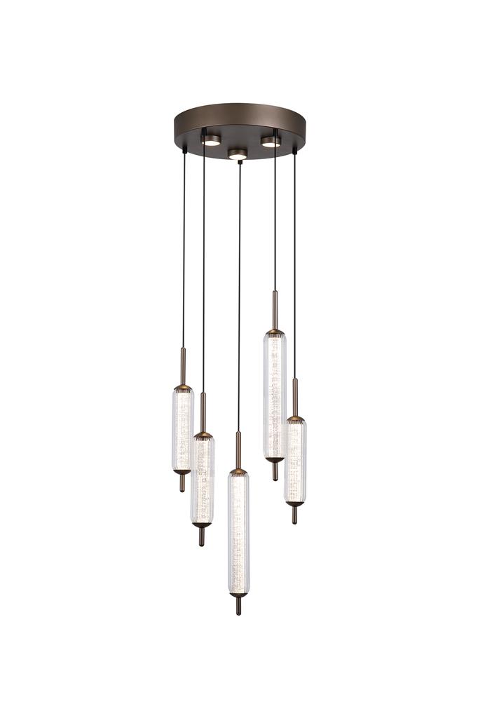 Cattail Ø37 Bruin hanglamp Van Searchlight - De lamp heeft vijf geribbelde, cilindrische kappen van helder glas die elegant hangen aan een ronde plafondplaat in een bruine tint, ge&iuml;nspireerd op de zachte vormen van riet.