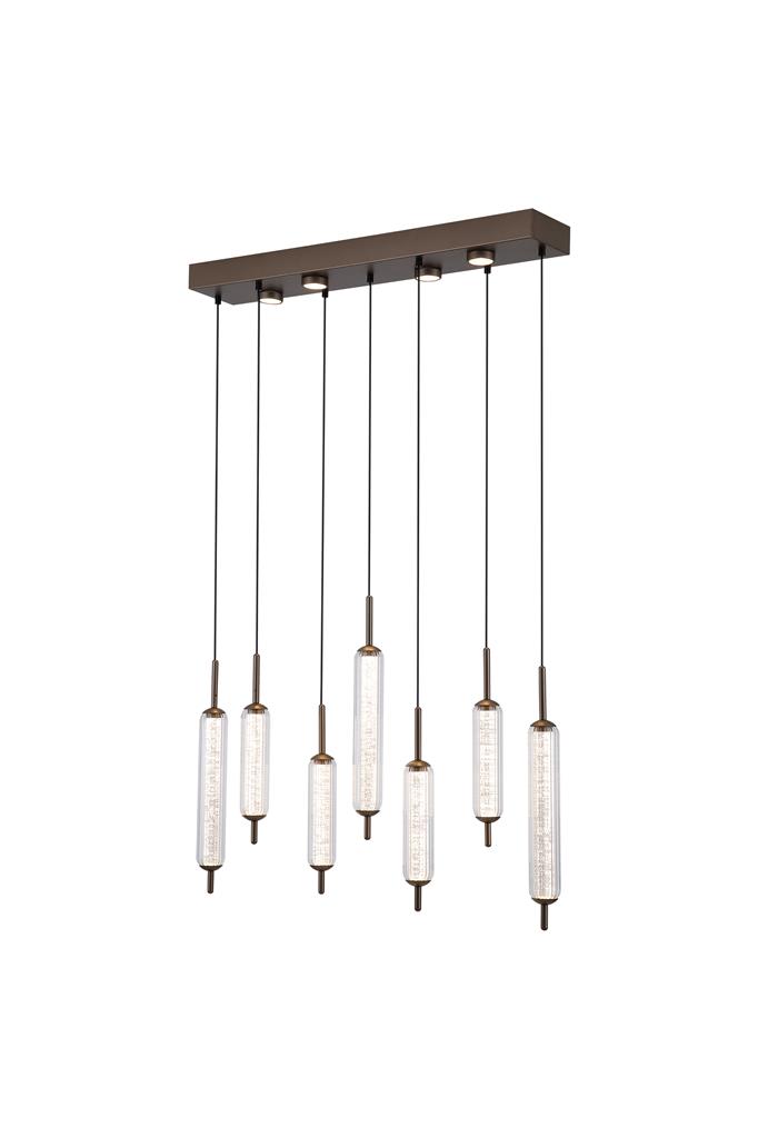Cattail 85cm Bruin hanglamp Van Searchlight - De lamp heeft zeven geribbelde, cilindrische kappen van helder glas die elegant hangen aan een langwerpige plafondplaat in een bruine tint, ge&iuml;nspireerd op de zachte vormen van riet.