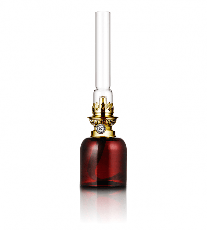 Skeppsholmen Kastanjebruin Van Karlskrona lampfabrik - Deze lamp is inmiddels in drie maten en in verschillende kleuren verkrijgbaar en is uitgegroeid tot een van onze meest geliefde klassiekers.