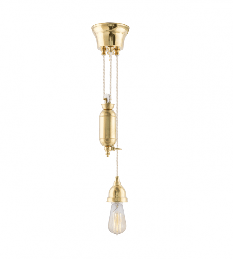 Broman Adjustable Pendant 60 Messing Van Karlskrona lampfabrik - Bij de installatie kan het snoer worden aangepast, zodat het op een lagere hoogte kan worden geïnstalleerd.