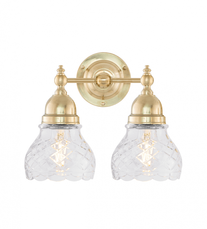 Bergman Messing Van Karlskrona lampfabrik - F&ouml;r att g&aring; in med kuloledning kompletteras med en distansplatta.