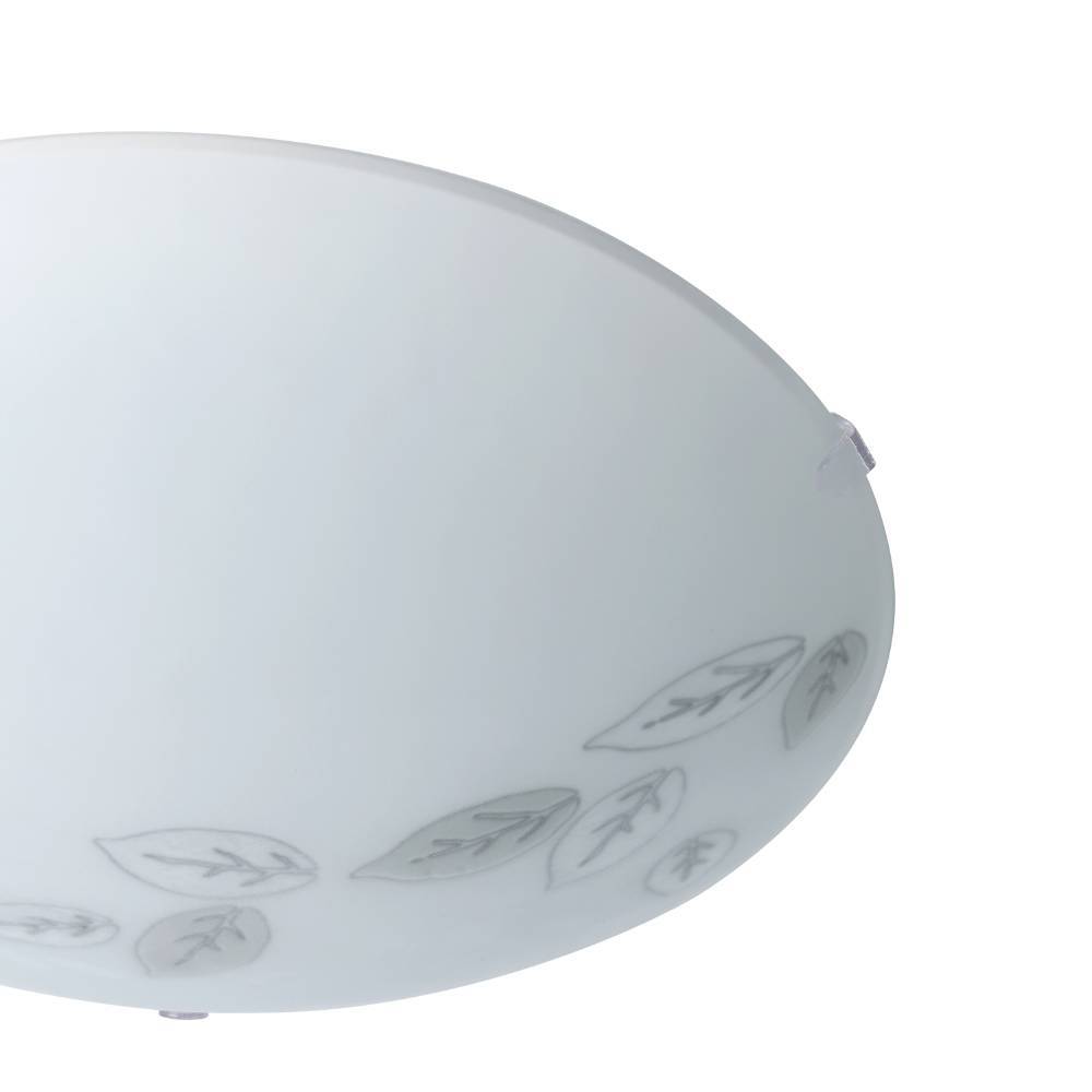 Mars Ø25 Wit plafondlamp Van Eglo - Dankzij het decoratieve ontwerp met discrete bladdetails past de lamp in de meeste interieurs en geeft het een frisse en harmonieuze indruk.