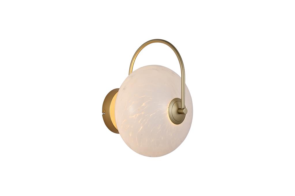 Confetti Ø25 Goud wandlamp Van Searchlight - Het moderne ontwerp combineert een frame met gouden details en een glazen kap met patroon, die een aangename en uitnodigende gloed verspreidt.