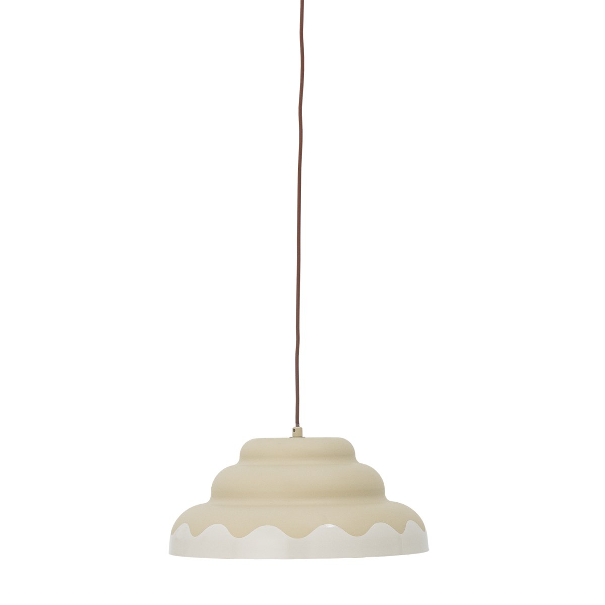 Lacya Ø40 Beige hanglamp Van Bloomingville - De unieke vorm en subtiele tinten maken Lacya een perfect detail in alles, van de keuken en eetkamer tot de slaapkamer en woonkamer - een hanglamp die stijlvolle harmonie in de kamer cre&euml;ert.