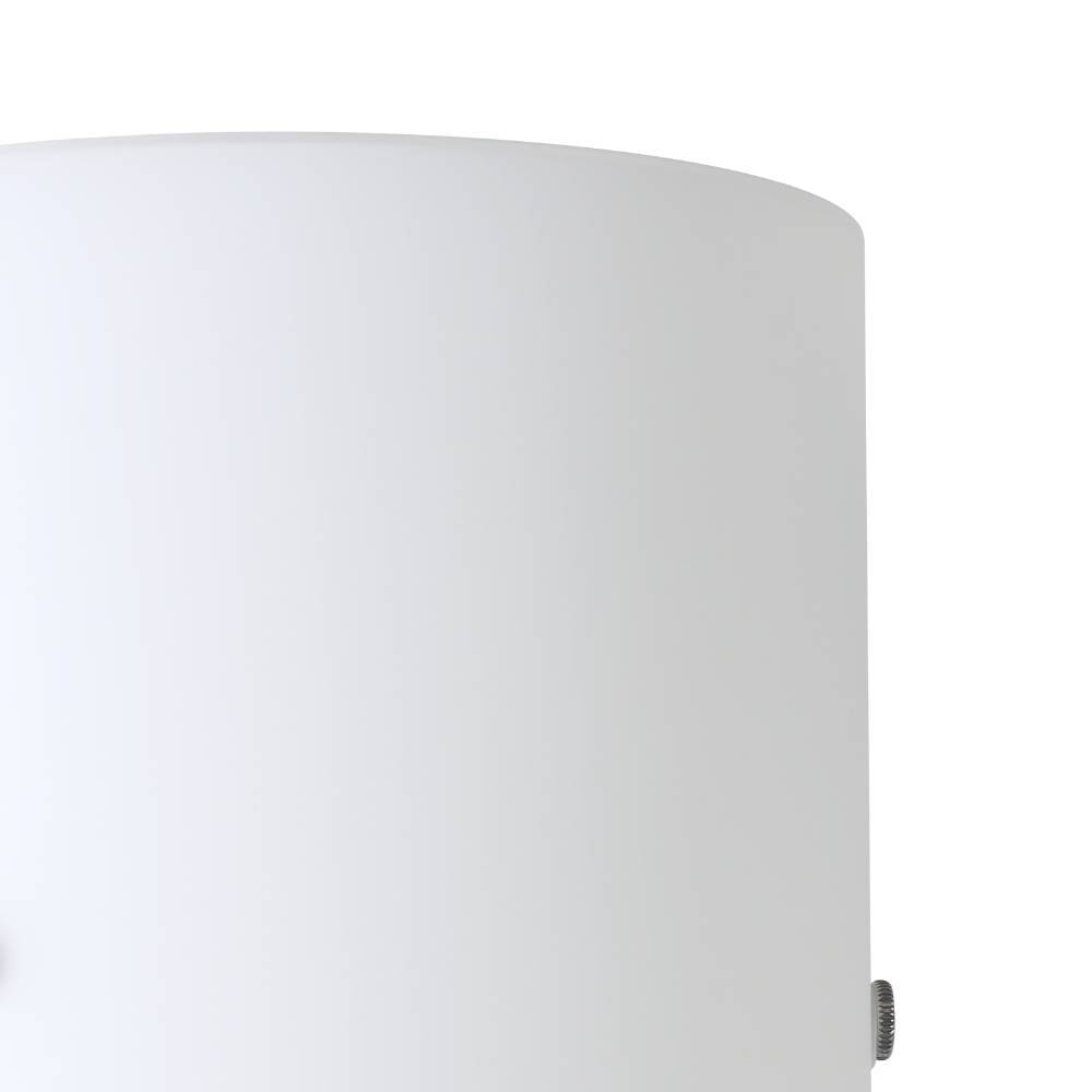 Troy 18cm Wit wandlamp Van Eglo - Met zijn witte kap verspreidt hij een zacht en aangenaam licht, ideaal om een rustige en uitnodigende sfeer te cre&euml;ren in de hal, woonkamer of slaapkamer.