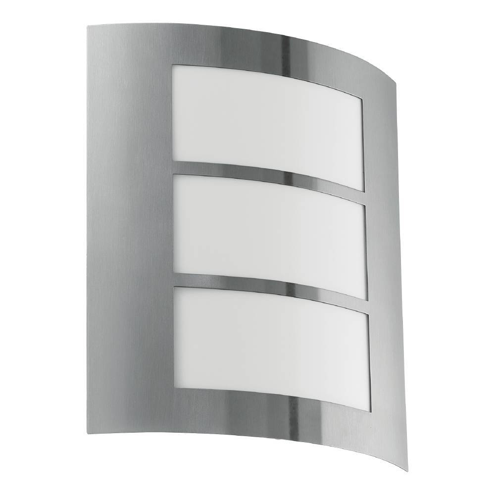City Roestvrij staal buitenlamp Van Eglo - Dankzij het gebogen ontwerp en het gematteerde glas verspreidt de lamp een zacht en egaal licht, perfect voor de entree, gang of patio.