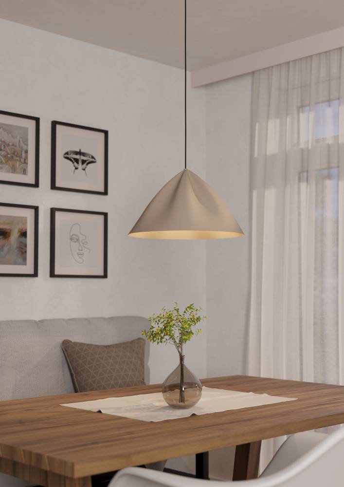 Podere Ø43 Zand hanglamp Van Eglo - op een comfortabele manier, waardoor het ideaal is om een warme en uitnodigende sfeer te creëren boven de eettafel of in de woonkamer.