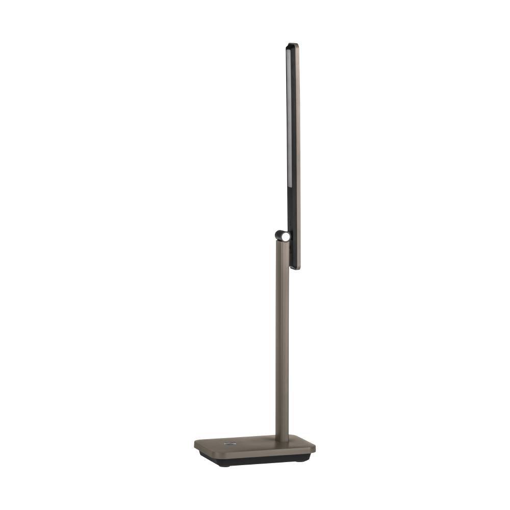 Iniesta 35cm Zwart bureaulamp Van Eglo - Dankzij het slanke profiel en het stijlvolle uiterlijk past de lamp naadloos in verschillende soorten werkruimtes of thuiskantoren waar functionaliteit en design even belangrijk zijn.