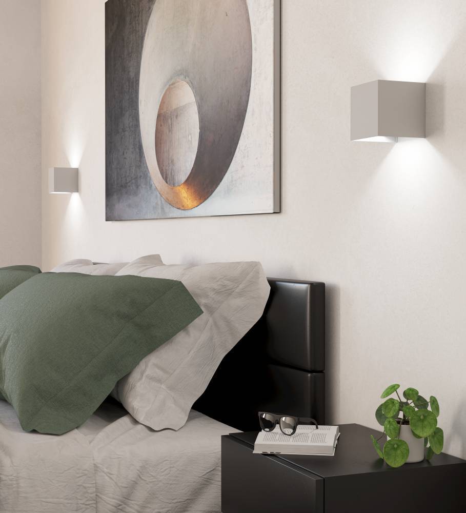 Valmontone 10cm Wit wandlamp Van Eglo - De warme gloed die zowel van boven als van onderen komt, zorgt voor een harmonieuze en zachte verlichting.
