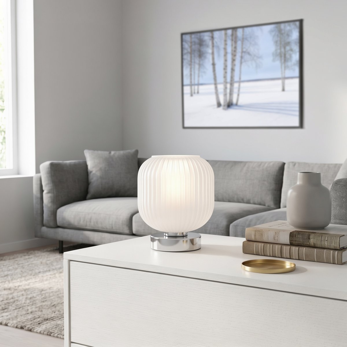 Dasmina 22cm Wit/chroom tafellamp Van Eglo - Het geribbelde glas geeft de lamp een zachte en decoratieve uitstraling en zorgt ervoor dat het licht aangenaam in de ruimte wordt verspreid.