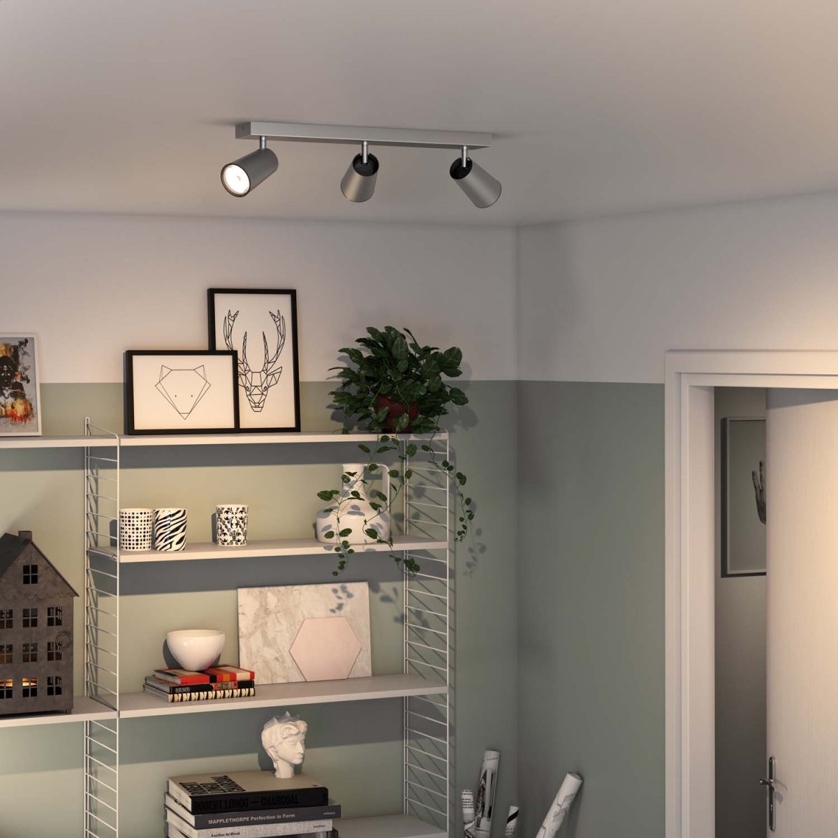 Paisley 3 Aluminium spot Van Philips - Gemaakt van metaal met een matte aluminium afwerking voor een strakke en minimalistische uitstraling die in de meeste interieurs past.