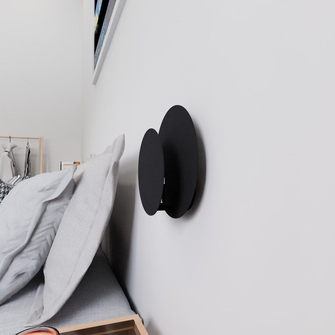 Circle 22cm Zwart wandlamp Van Emibig Lighting - Tegelijkertijd vervult het zijn functie perfect en is het ideaal voor plaatsing in de woonkamer, slaapkamer of hal.
