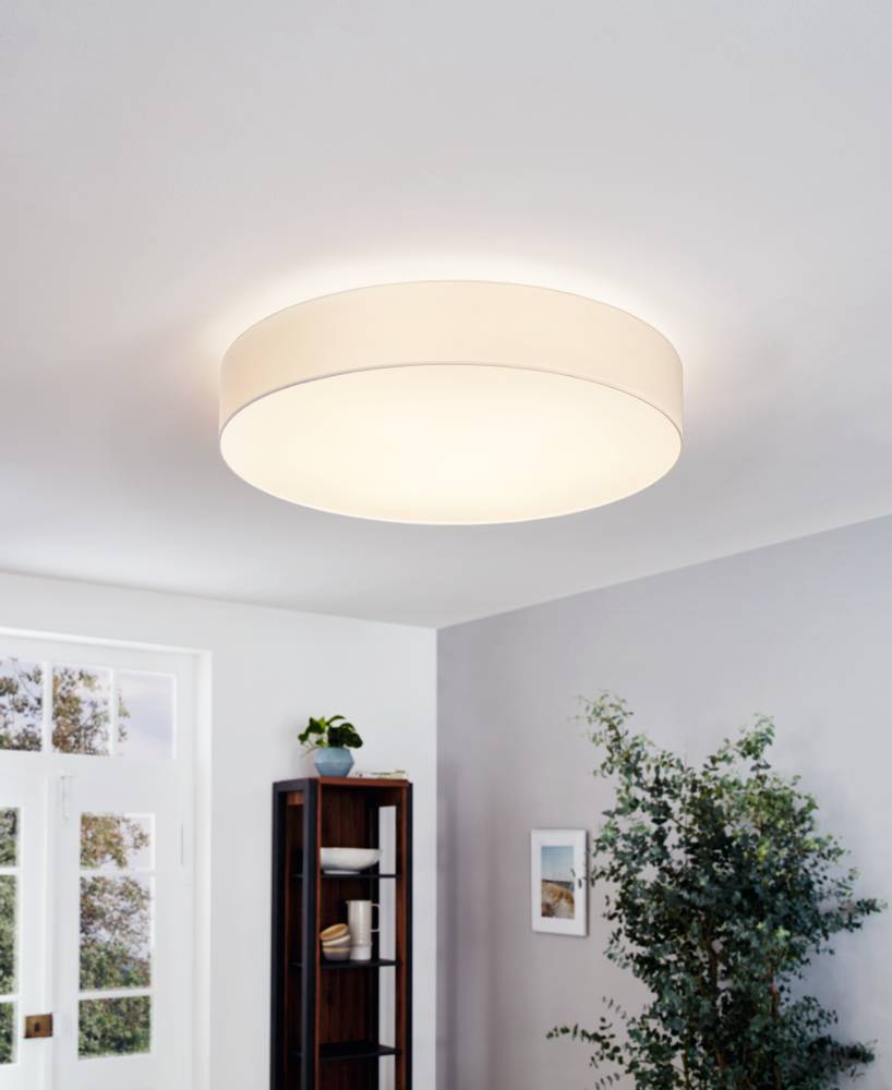 Pasteri Ø98 Wit plafondlamp Van Eglo - Het product heeft een diameter van 98 cm en heeft een klassiek design dat naadloos past in minimalistische en moderne interieurs.