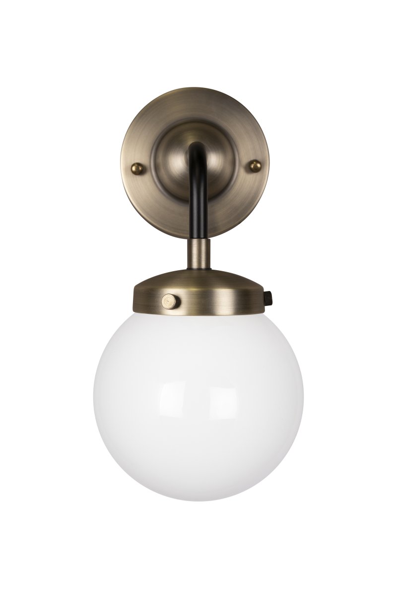 Alley 20cm Antiek messing/wit badkamerlamp Van Globen Lighting - Alley past perfect aan de muur in de badkamer of keuken en heeft een IP44-classificatie.