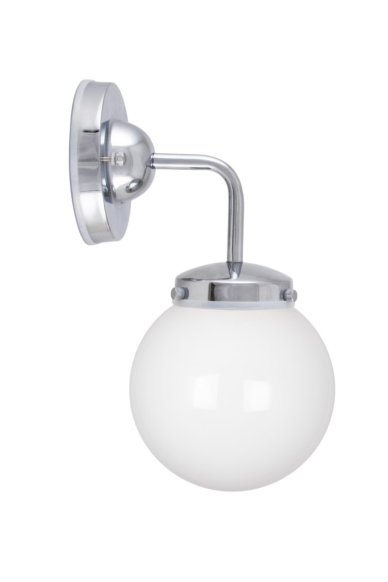 Alley 20cm Chroom/wit badkamerlamp Van Globen Lighting - Alley past perfect aan de muur in de badkamer of keuken en heeft een IP44-classificatie.