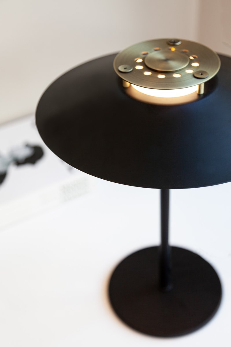 Rivoli 33cm Koper tafellamp Van Halo Design - Rivoli is niet alleen een praktische lamp, maar ook een stijlvol interieurdetail dat uw huis een exclusieve uitstraling geeft.