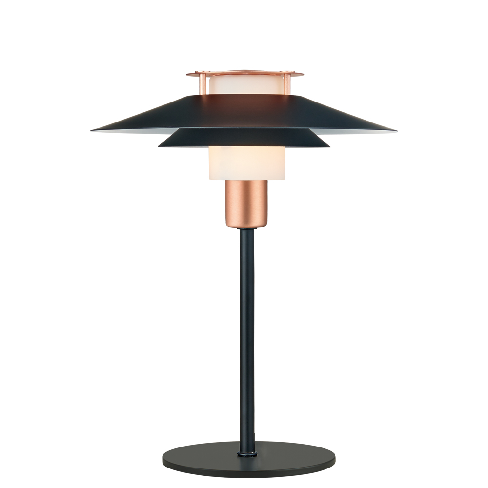 Rivoli 33cm Koper tafellamp Van Halo Design - Rivoli is niet alleen een praktische lamp, maar ook een stijlvol interieurdetail dat uw huis een exclusieve uitstraling geeft.