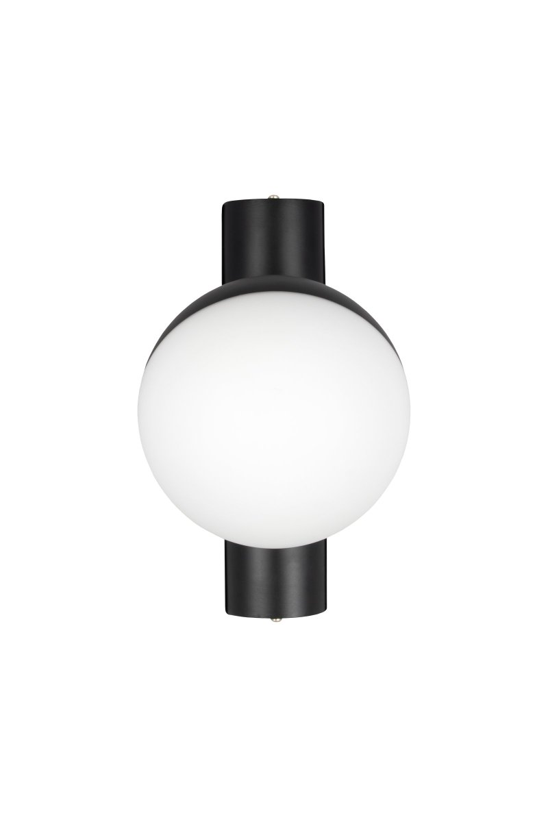 Contur Ø15 Zwart badkamerlamp Van Globen Lighting - De Contur wandlamp is een grafische lamp die perfect past in een moderne omgeving.