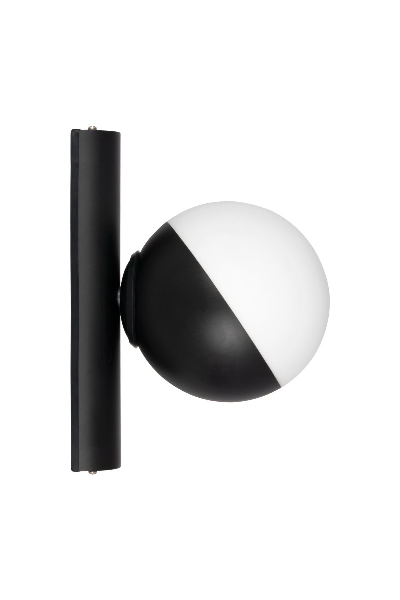 Contur Ø15 Zwart badkamerlamp Van Globen Lighting - De Contur wandlamp is een grafische lamp die perfect past in een moderne omgeving.