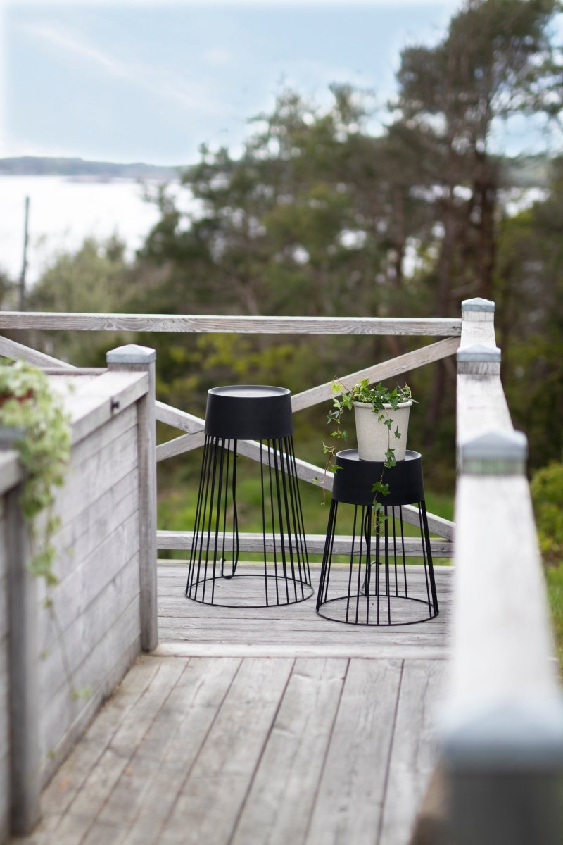 Koster Zwart Van Globen Lighting - Koster is een grafische lamp met IP44-classificatie.