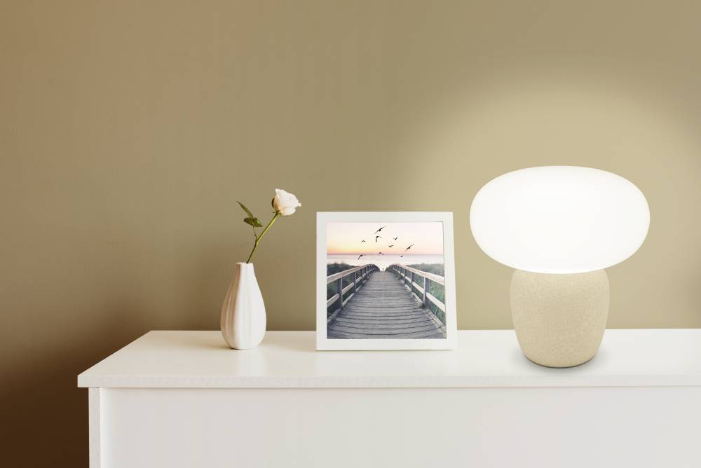 Cahuama 30cm Lichtbruin tafellamp Van Eglo - Het ontwerp van de lamp doet denken aan natuurlijke vormen en cre&euml;ert een aangename sfeer in de kamer.