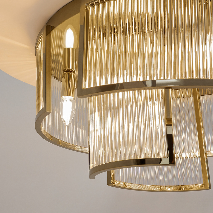 Frame Ø55 Goud plafondlamp Van Maytoni - De prisma's verspreiden het licht op een mooie en effectieve manier, waardoor de sfeer in de kamer wordt verbeterd.