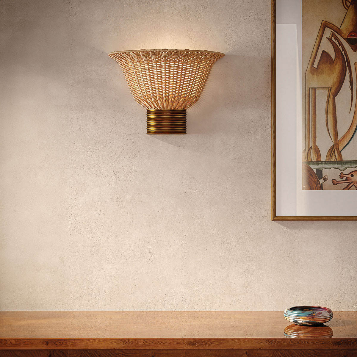 Kai 25cm Natuur wandlamp Van Elstead Lighting - Het naturelkleurige riet geeft de lamp een warme en gezellige uitstraling, terwijl de details in geborsteld goud een mooi contrast vormen.