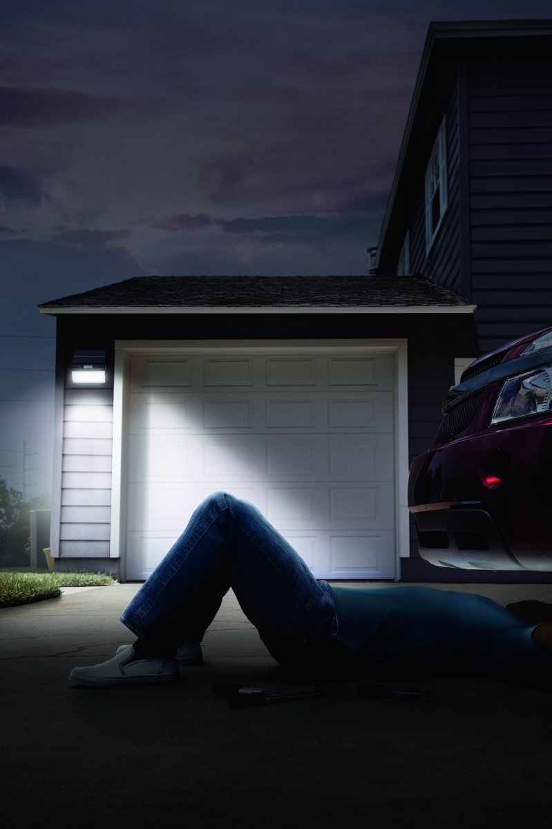 Flood Double Sensor 2W Donkergrijs solarlamp Van Ledvance - De ingebouwde PIR-bewegingssensor en daglichtsensor zorgen ervoor dat de lamp automatisch aangaat als er beweging is in het donker.