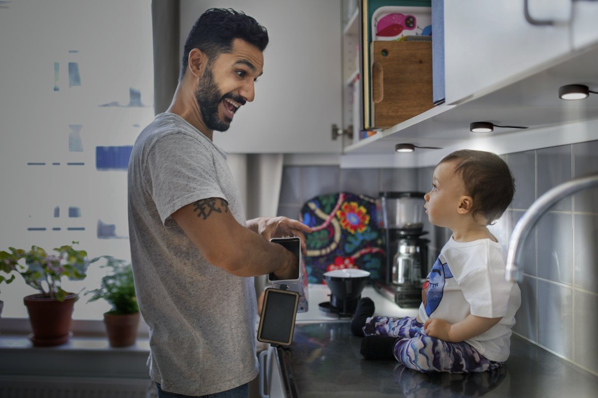 Spot Puck 3x3W Zwart Van Ledvance - De har enhetlig ljusf&ouml;rdelning och avger ett varmvitt ljus p&aring; 3x330lm.