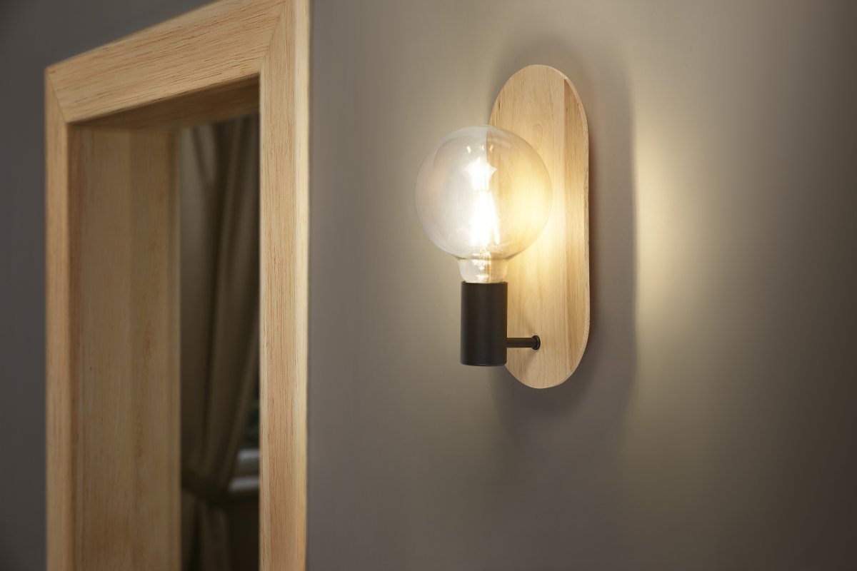 Wood 30cm Natuur wandlamp Van Ledvance - Hier zorgt de lamp niet alleen voor sfeervolle verlichting, maar is hij ook een stijlvol detail in het interieur.