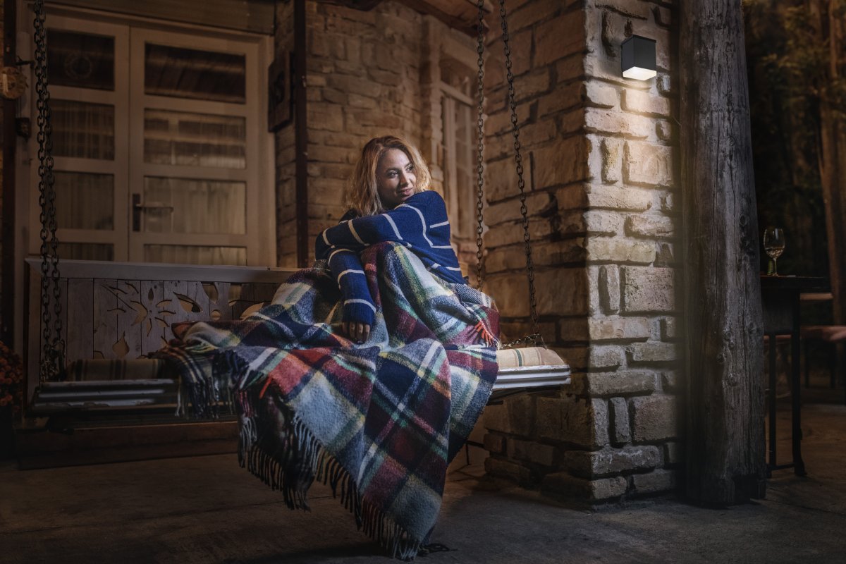 Quadro Donkergrijs solarlamp Van Ledvance - Dankzij de IP65-classificatie is het apparaat weerbestendig en dus ideaal voor entrees, garages en looppaden.