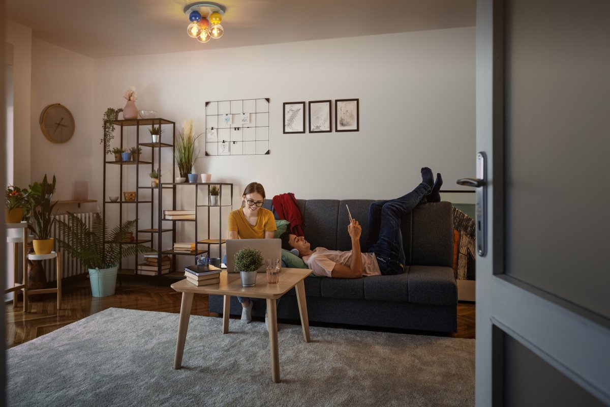 Bubble Ø25cm Veelkleurig plafondlamp Van Ledvance - Met zijn zachte vormen en mooie kleuren is het een blikvanger in slaapkamers, gangen en woonkamers.