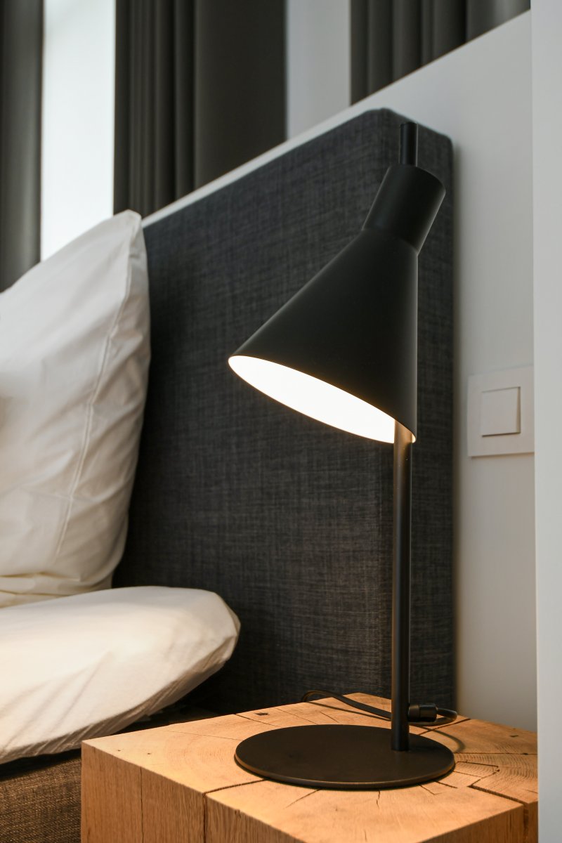Tokio 44cm Zwart bureaulamp Van Ledvance - Naast dat de lamp goede spotverlichting biedt, is het ook een stijlvol detail in het interieur.