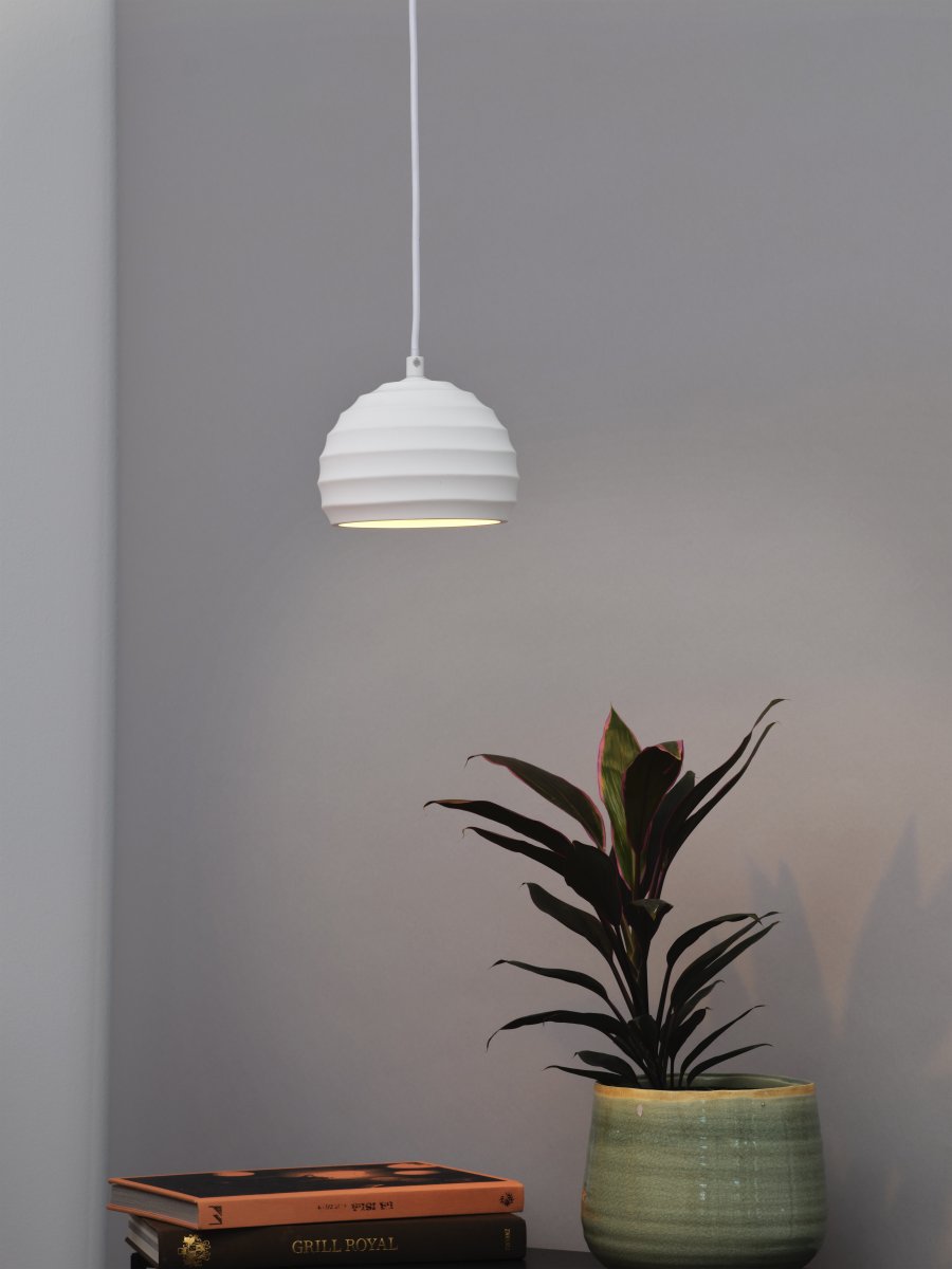 Plaster Cup Ø16 Wit hanglamp Van Osram - Plaster Cube is een minimalistische hanglamp met een hoogwaardig design.