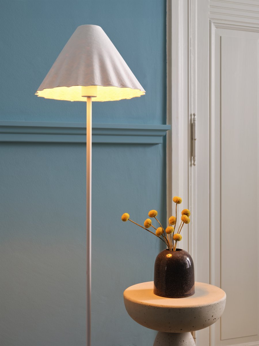 Pulp Wit vloerlamp Van Ledvance - De aan/uit-schakelaar heeft een ingebouwde dimmer en is handig op het snoer geplaatst.